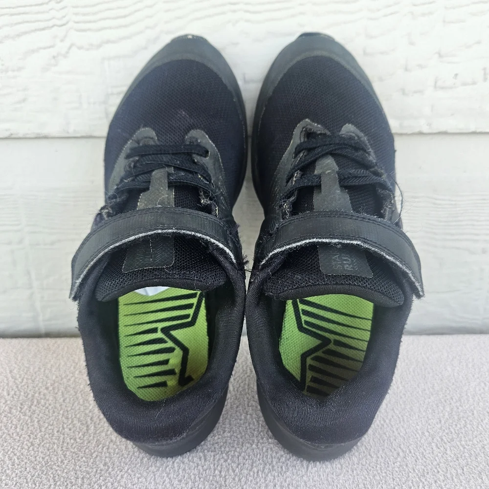 Nike Star Runner 4 Triple Black Athletic Low Top Sneakers Youth SZ 3Y Hook Loop